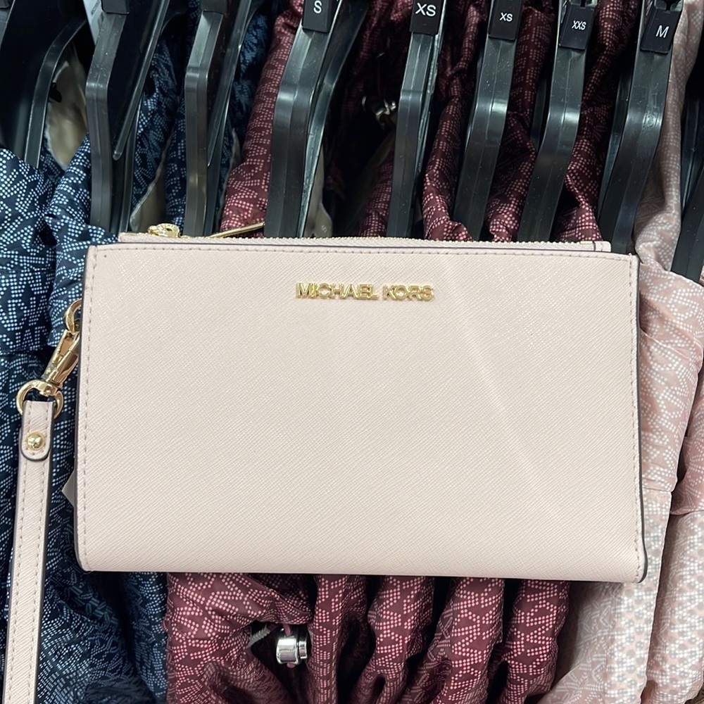 MICHAEL KORS LARGE DOUBLE ZIP WRISTLET WALLET PHONE CASE CLUTCH
Powder Blush - Picture 12 of 16